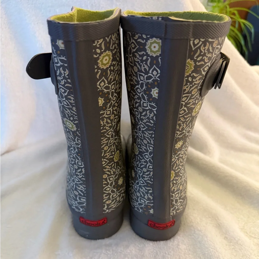 Gray Floral Pattern Rain Boots